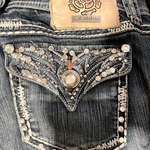 Great stone wash, flap pocket w/jewels, size 7 womenswear brand name LA Idol USA